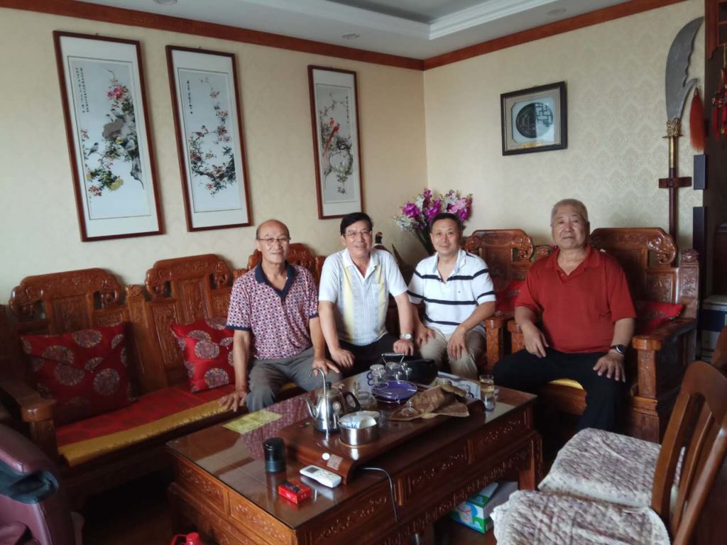 Professor Ted Gulong visited Grandmaster Mei Huizhi, who was the coach of MMA fighter Xu Xiaodong.